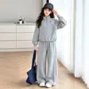 Conjunto de Sudadera para Niñas Otoño e Invierno 2026 Nueva Moda Estilo Coreano Niños Medianos y Grandes Conjunto de Sudadera con Encaje y Pantalón de Chándal