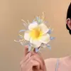 ¡El Sol es como una Flor! Pinza para el pelo de Plumeria Naranja Brillante y Vibrante para Mujer, Perfecta para Vacaciones en la Isla, Pinzas Laterales y Accesorios para el Cabello de Viaje
