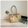 Bolso tejido de estilo coreano súper popular para mujer, nuevo modelo 2026, bolso tote de gran capacidad, simple y elegante, bolso de hombro versátil