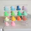 Cajas de Almacenamiento Lindas al por Mayor, Muñecos de Patito Amarillo y Gato KT, Figuras, Soporte de Exhibición de Almacenamiento Acrílico Transparente a Prueba de Polvo
