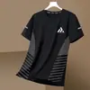 Camiseta de manga corta de seda de hielo para hombre, verano, corte holgado, talla grande, camisa casual versátil para hombre, ropa moderna estilo coreano, camiseta para hombre
