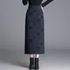 Saia Longa Reta Slimming de Cintura Alta Nova Outono 2026 para Mulheres, Saia Bodycon Longa Estampada Versátil Vintage Redutora de Idade, Tendência