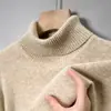 Comercio exterior transfronterizo al por mayor suéter de cuello alto para hombre otoño e invierno engrosado cálido color liso casual punto base para mediana edad