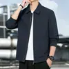 Nueva colección de primavera y otoño de chaquetas para hombre con cuello mao, diseñadas para hombres de mediana edad y mayores, en un estilo business casual, y disponibles en una versión ligera.