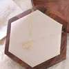 Collar de Flor de Circonita de Doble Capa Texturizado Nuevo para el Uso Diario de Mujeres, Compañeros de Clase y Amigas Diseño de Regalo Colgante de Lujo Ligero