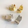 Brincos largos texturizados em forma de C europeus e americanos, luxo leve com um toque de alta qualidade, brincos versáteis, moda de nicho com design requintado