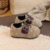 Zapatos Planos de Lunares para Niñas 2026 Otoño/Invierno Nuevos con Plus de Terciopelo Punta Redonda Correa Única con Hebilla Cómodos Versátiles Zapatos Casuales para Estudiantes