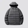 Chaqueta Ligera de Plumas para Hombre 2025 Invierno Nueva Empalme Tejido con Capucha Pareja Versátil Tendencia Casual Cálida