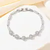 Pulsera de Zirconia con Empalme de Flores de Lujo Ligero Nicho Moda de Gama Alta Simple para el Trabajo Diseño Único Joyería para Mujeres