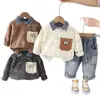 Conjunto de Dos Piezas Sudadera con Estampado de Letra de Media Pantalla Nuevo Primavera 2026 para Niños, Ropa Elegante para Bebé, Atuendo Infantil Casual de Manga Larga de Moda