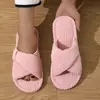2026 Novas Pantufas Quentes Populares de Veludo Cotelê Cruzadas para Casa Indoor de Inverno para Mulheres, Estilo Primavera e Outono