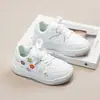 Nuevos Zapatos Infantiles Primavera 2026, Zapatos Deportivos Casuales Cómodos de Suela Suave para Niños, Tenis de Moda Estilo Coreano con Dibujos para Niñas