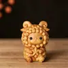 Pingente Esculpido de Desenho Animado dos 12 Signos do Zodíaco em Sândalo Dourado, Ornamento de Mão, Artesanato Colecionável, Decoração Popular de Atração Turística