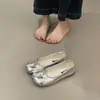 Zapatos Planos de Mujer con Patrón de Grietas Plateado y Dedos Separados, Mocasines Bajos Estilo Ballet, Zapatos Estilo Pezuña de Caballo