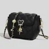 Bolsas Femininas 2026 Estilo Tendência Bolsa Transversal Inspirada na Chanel Acolchoada Versátil Bolsa de Corrente Elegante Bolsa de Ombro Pequena Quadrada