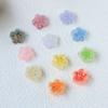 Pendientes de resina hechos a mano con lentejuelas de diamantes de colores, tamaño pequeño, flor pequeña, accesorios para el cabello femenino, venta al por mayor, de Corea del Sur