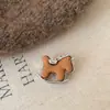 Broche de Pony Rojo Terciopelo para Año Nuevo para Mujer, Accesorio para Suéter de Diseño de Nicho de Lujo Ligero de Otoño e Invierno