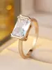 Anillo Rectangular Geométrico Blanco con Diamantes Estilo Ins Transfronterizo, Simple y Elegante, Versátil para el Trabajo y el Uso Diario