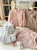 88415 Conjunto de Pijama de Inverno para Meninas 2025 Novo Roupa de Casa Veludo para Bebê Menina Outono e Inverno Veludo Austríaco