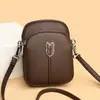 Elegante bolso pequeño cuadrado de cuero suave para teléfono para mujer, nuevo modelo 2026, bolso de hombro cruzado minimalista de nicho para señoras de mediana edad