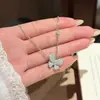 Prata de lei S925, colar de borboleta totalmente cravejado de diamantes, corrente para clavícula feminina, moderno e elegante, com um design único e refinado, perfeito para o verão
