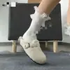 Pantuflas peludas de suela gruesa para mujer, nuevo estilo otoño/invierno 2026, pantuflas cerradas sin cordones, estilo Birkenstock con hebilla en la tira