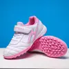 Zapatillas de fútbol para niños y niñas, zapatillas de entrenamiento de competición con velcro, planas, con clavos triturados y para césped artificial.