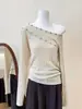 Blusa de tricô branca estilo coreano, ombro a ombro, manga longa, para mulheres, uma camada interna assimétrica única e bonita que acentua a clavícula, perfeita para o outono
