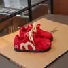 Tênis esportivos infantis para crianças maiores, tênis femininos de sola macia para primavera e outono, sapatos casuais versáteis, novo modelo 2026