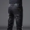 Jeans italiano de alta qualidade preto e cinza para homens, novo modelo casual slim-fit stretch para o outono e inverno de 2026