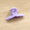 Mini Pinza de Garra Translúcida de Color Gelatina de 4.5 cm para Peinados Semi-Recogidos, Dulce Accesorio de Pinza para el Cabello con Forma de Cruz