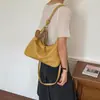 Bolsa casual estilo dumpling de piel suave para mujer, nueva bolsa de mano vintage para otoño e invierno 2026, bolsa cruzada de gran capacidad para el día a día