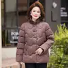 Ropa de maternidad estilo corto con chaqueta de algodón polar añadida, ropa de algodón para mujeres de mediana edad y mayores de 50 años, talla grande, ropa adelgazante, cuello alto, rojo, chaqueta acolchada de algodón festiva