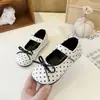 Sapatos de Couro para Meninas 2026 Outono Novo Estilo Francês Bolinhas Laço Mary Janes Estilo Ballet Decotados Sapatos de Princesa