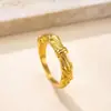 Joias de Aço Inoxidável Mais Vendidas no Exterior, Toque de Luxo Leve e de Alta Qualidade, Anel para Dedo Indicador, Anel de Aço Titânio Banhado a Ouro 18K Fundido e Enrolado