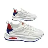 Nuevos zapatos de verano para hombre, zapatillas blancas de malla transpirable, zapatos deportivos gruesos de moda versátiles, zapatos casuales de moda estilo papá
