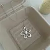 Colar de Corda de Cera com Flor Vazada Estilo Minimalista Coreano Estilo Ins, Novo e Único, Corrente Longa Ajustável Versátil para Suéteres