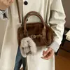 Bolso bandolera de un solo hombro simple para ir al trabajo 2026 para mujer, bolso de mano de nicho de lujo ligero, felpa, moda, nuevo estilo, otoño e invierno, versátil