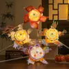 Lanternas de Ano Novo 2026 Novo Modelo Lanternas Moinho de Vento Iluminadas Giratórias Decorações Penduradas Estilo Tradicional Infantil Kit de Materiais DIY Feito à Mão