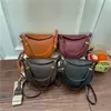 Bolso tipo Silla de Montar Vintage para Mujer 2026 Nuevo Diseño de Nicho Bolso Cruzado con un Toque de Alta Gama, Versátil y de Moda Bolso de Media Luna