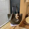 2026 Bolso Tote Nuevo Estilo Coreano Repujado para Mujer de Gran Capacidad Bolso de Hombro y Mano Retro Versátil para Viajes Cotidianos Bolsa tipo Cesta de Verduras