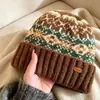 Chapéu de lã Fair Isle para mulheres, outono e inverno, espessado, versátil, à prova de frio, gorro atmosférico, quente, proteção para as orelhas, chapéu de tricô, moderno