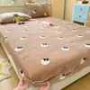 2026 Novo Conjunto de Cama de Três Peças Mais Veludo Espessado Veludo Leiteiro Quarto de Dormitório Quarto Capa de Cama de Solteiro Estilo Fresco Estampado
