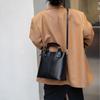 Bolso de mujer para ir al trabajo, bolso de mujer 2024, nuevo bolso bandolera de nicho, bolso tipo cubo, sencillo, combinable.