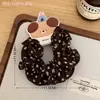 Goma para el pelo plisada estilo retro perezoso color café con lunares, tipo intestino grueso grande, accesorio de pelo versátil coreano para coletas y moños