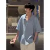 Nova camisa casual de manga curta para homens, verão 2026, conjunto de seda gelada de corte solto, jaqueta camisa estilosa de meia manga, estilosa e fresca