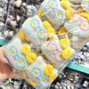 Linda Muñeca de Peluche de Kt Gato con Lazo Amarillo y Gafas, Goma para el Cabello de Dibujos Animados para Niños, Diadema para el Cabello de Niña