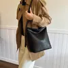 2024 Nuevo Bolso de Gran Capacidad para Mujer Otoño e Invierno Senmeng Casual Cruzado Diseño Nicho Cuero Suave Bolso Tote para Viaje