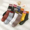 Meias femininas de inverno para senhoras Meias de terry espessadas quentes casuais meias femininas estilo ins Meias de cano longo fabricantes atacado