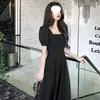 Vestido de cuello cuadrado verano estilo Hepburn francés pequeño vestido negro retro talla extra hermana temperamento dama noble estilo largo vestido largo